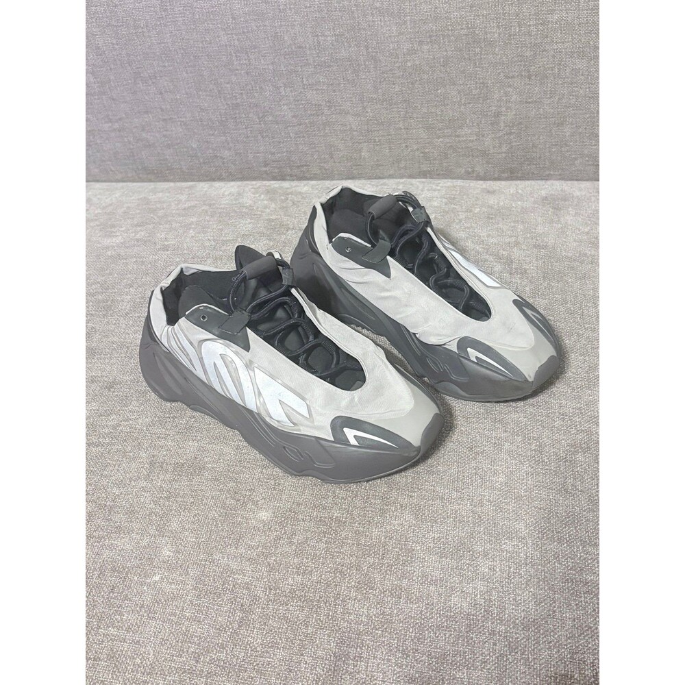 Adidas Yeezy Boost Metallic 700 kids sneakers size 4
